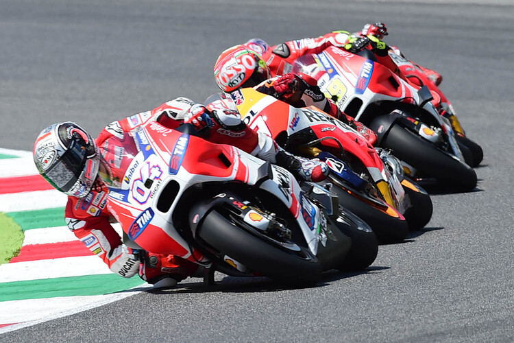 Das Rennen in Mugello: Dovizioso (04) vor Márquez, Iannone und Pedrosa (verdeckt)