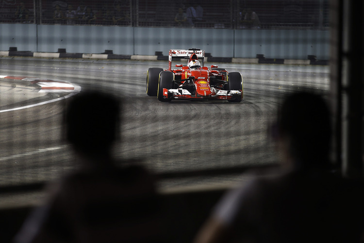 Die Fans staunen über Sebastian Vettel und Ferrari
