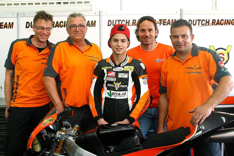 Walid Soppe mit der Crew des Dutch Racing Team