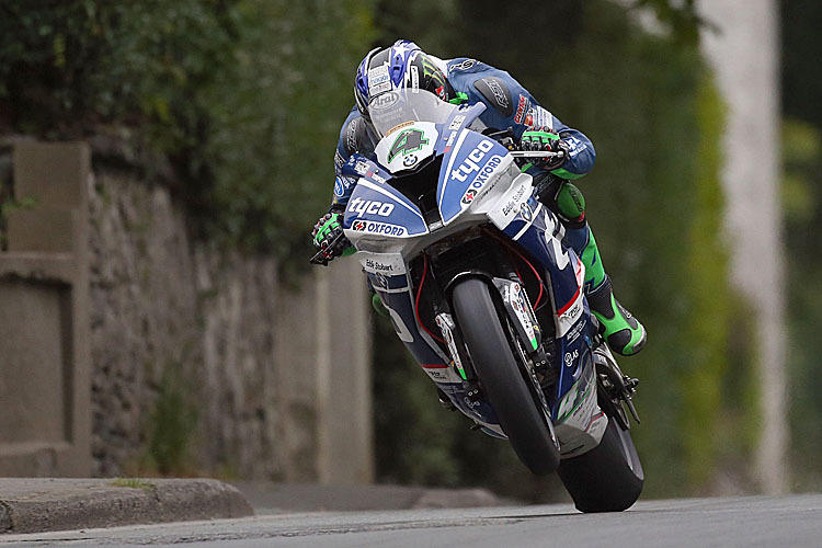 TT-Sieg Nummer 15 in der Superbike-TT für Ian Hutchinson (BMW)