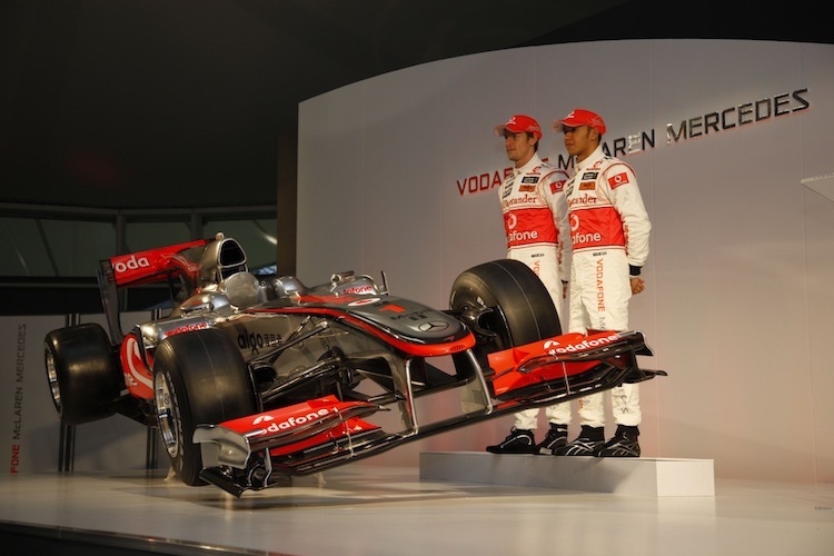 Hamilton und Button mit dem MP4-25