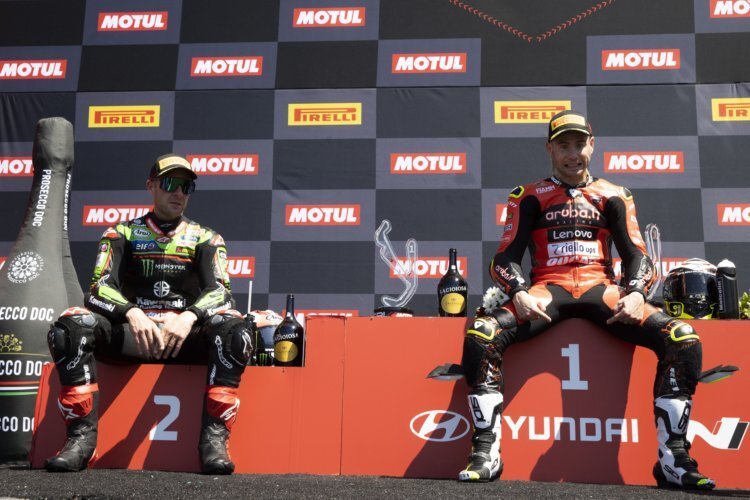 Jonathan Rea und Alvaro Bautista stehen in der Superbike-WM 2022 in der Regel gemeinsam auf dem Podium