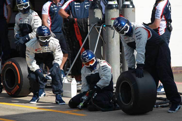 Viel Arbeit für die Boxencrews in Silverstone