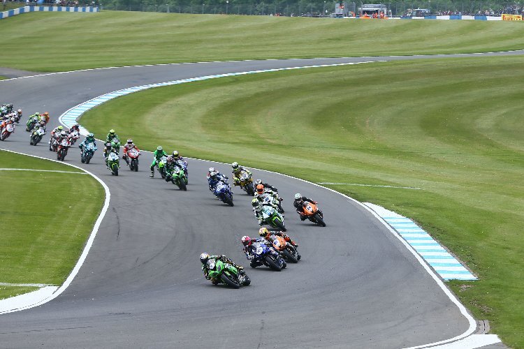 In Donington Park fand das erste Rennen der Superbike-WM statt  
