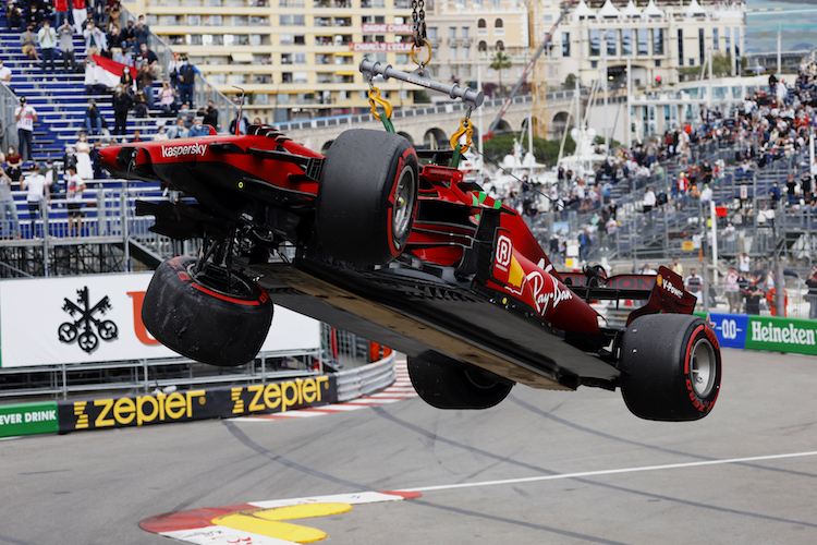 Der kaputte Ferrari von Charles Leclerc