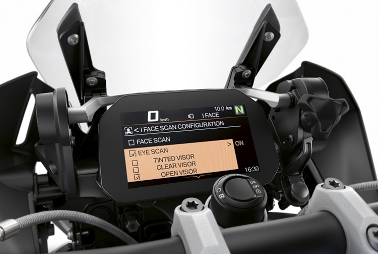 BMW iFace: Wenn das Motorrad den Fahrer anhand biometrischer Daten nicht erkennt, kann es nicht in Betrieb genommen werden