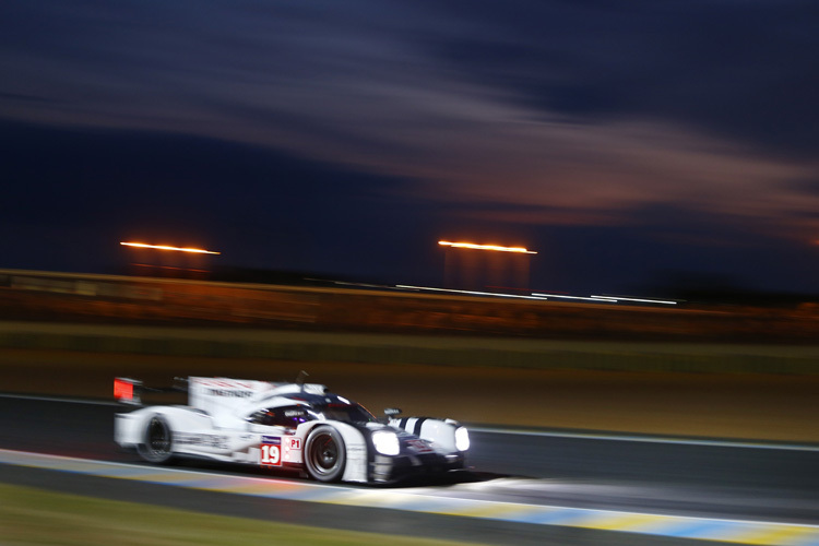 Der #19 Porsche 919 ist schnell unterwegs