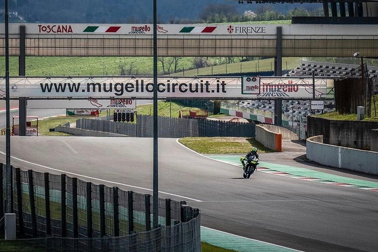 Valentino Rossi auf der R1 in Mugello