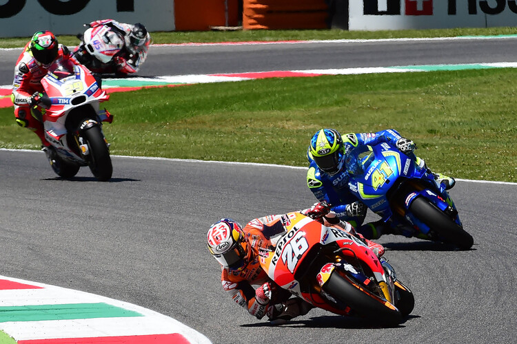 Dani Pedrosa vor Aleix Espargaró und Andrea Iannone