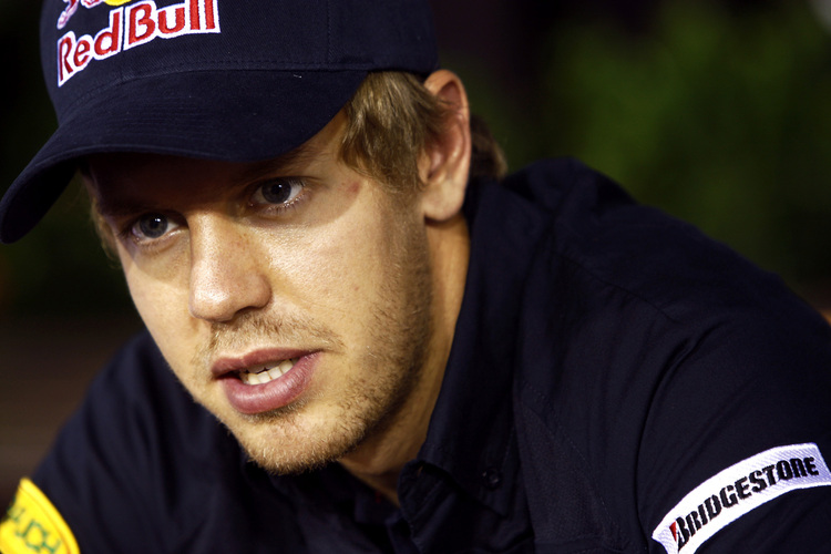 Nach Webbers Unfall an der Spitze: Vettel