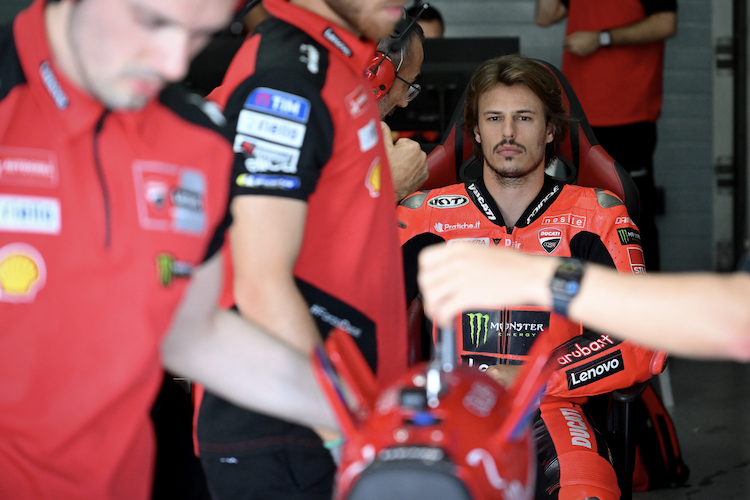 Nicolo Bulega wird in Portimao und Valencia Marc Marquez vertreten