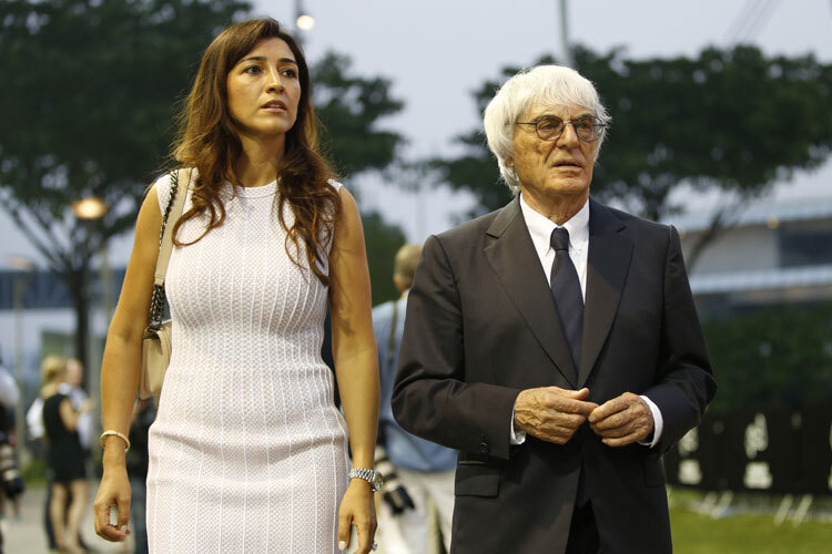 In Singapur  reiste Bernie Ecclestone mit Ehefrau Fabiana an