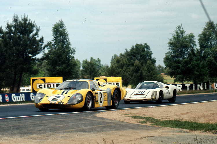 2015 fahren Ford GT und Porsche 910 wie Rahmenprogramm von Le Mans