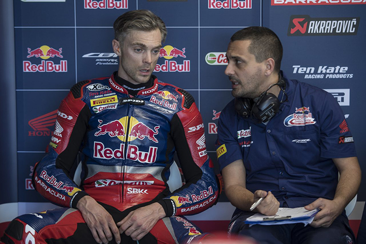 Leon Camier mit seinem Crew-Chief Dino Acocella