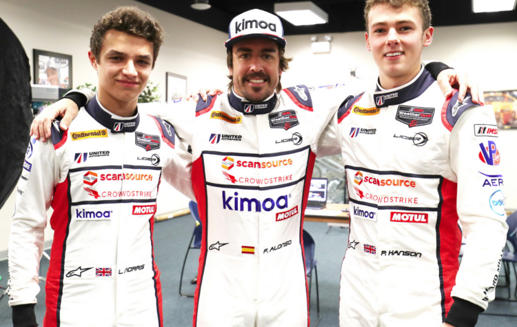 Alonso mit Lando Norris (links) und Phil Hanson