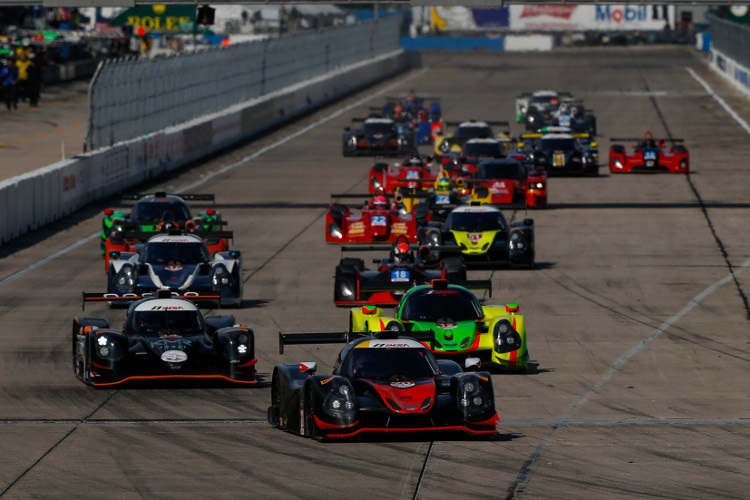 Die LMP3-Fahrzeuge fahren um den Gesamtsieg beim SportsCar Encore in Sebring