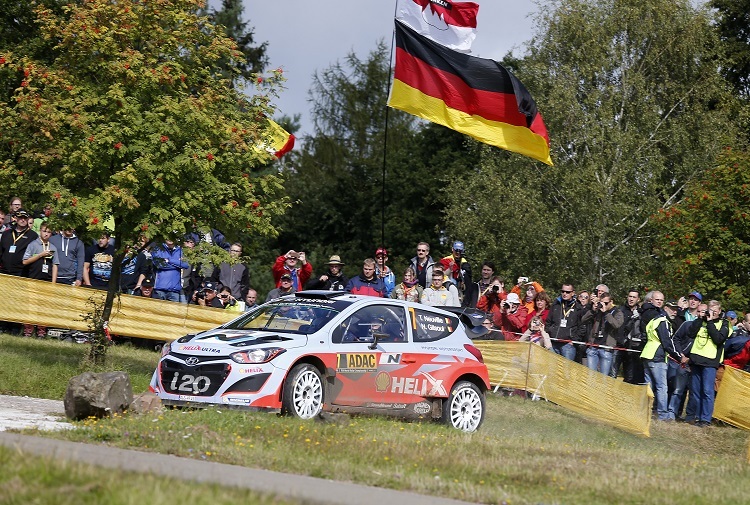 Thierry Neuville plötzlich in Führung