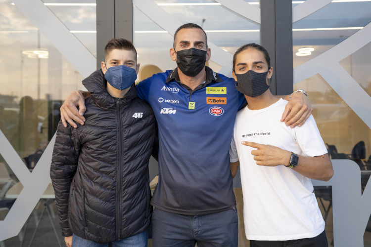 Stoßen zu Avintia: Matteo Bertelle (links) und Elia Bartolini (rechts)