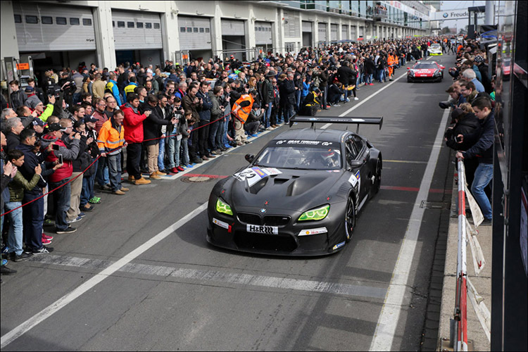 Beide BMW M6 GT3 von Schubert Motorsport haben noch keinen Startplatz für das Top 30 Qualifiyng