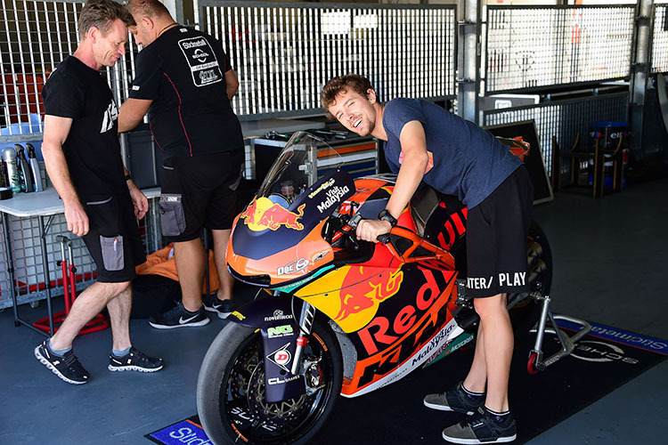 Philipp Öttl bekam zwei Tage lang eine Moto2-KTM des Testteams aus Munderfing