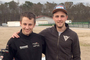 Chris Stange und Kevin Wahr (v.li.) neben der Strecke