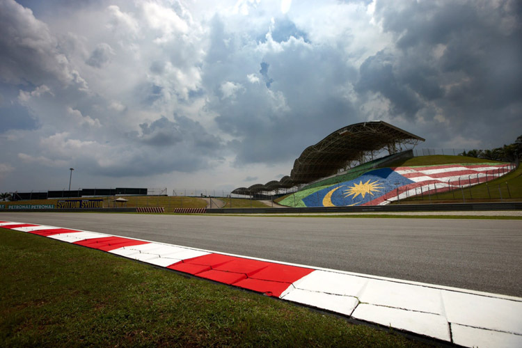 Streckenchef Datuk Razlan Razali fürchtet um den Asphalt des Sepang International Circuit