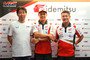 HRC-Direktor Tetsuhiro Kuwata, Takaaki Nakagami und Lucio Cecchinello
