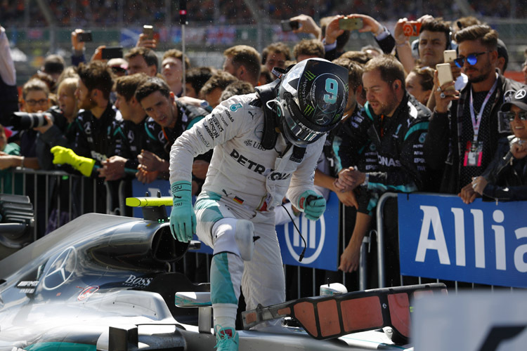Mercedes geht nicht weiter gegen Nico Rosbergs Strafe im Grossbritannien-GP vor