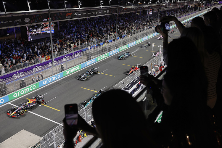 Fernando Alonso stand falsch in der Startbox
