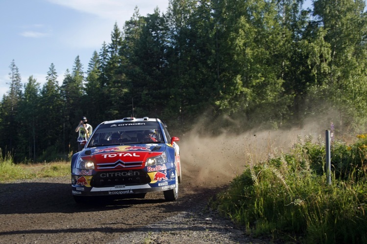 Loeb gewinnt den Finnland-Auftakt