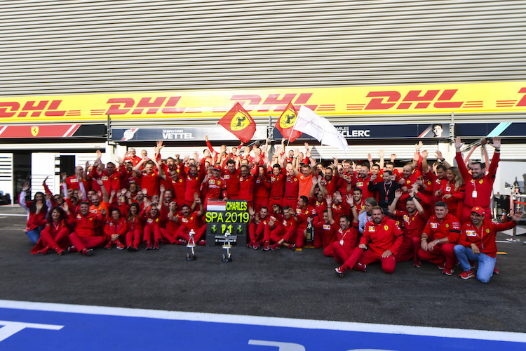 Das Ferrari Team feiert
