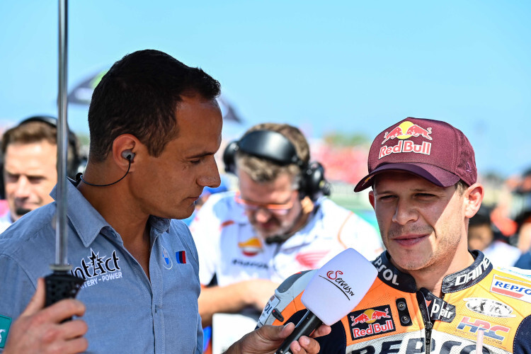 Alex Hofmann mit Stefan Bradl, der die Honda nun wieder an Marc Márquez übergibt