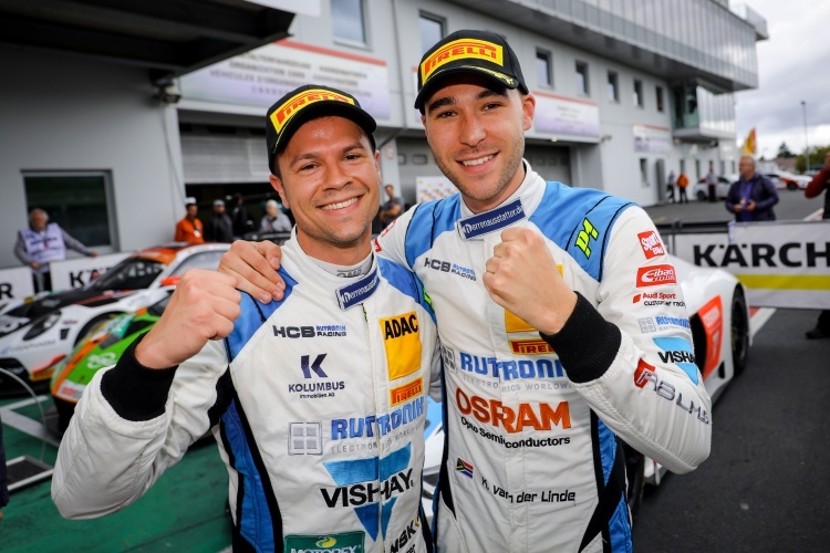 Tabellenführer im ADAC GT Masters: Patric Niederhauser (li.) und Kelvin van der Linde