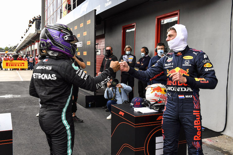 Lewis Hamilton sicherte sich in Imola die Pole, Max Verstappen gratulierte dem Mercedes-Kontrahenten zum Qualifying-Erfolg