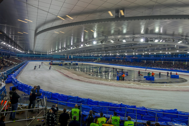 Im Eisstadion Thialf in Heerenveen wird der Eisspeedway-Weltmeister gekürt