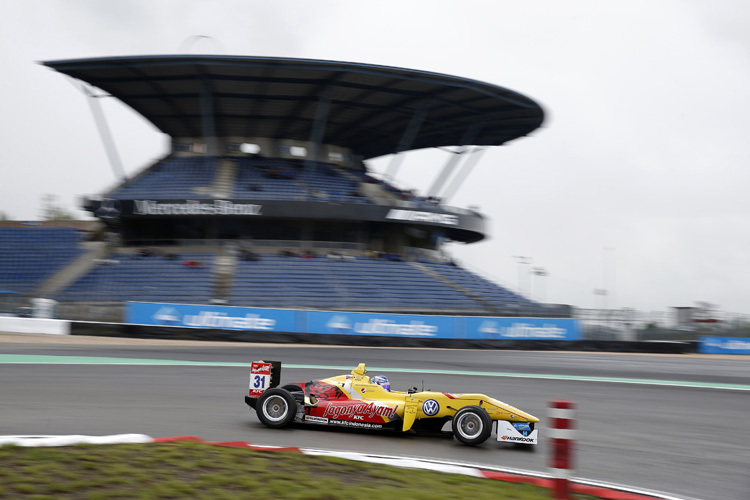 Auf dem Nürburgring war der Brite Tom Blomqvist im Auto des Teams Jagonya Ayam with Carlin nicht zu schlagen