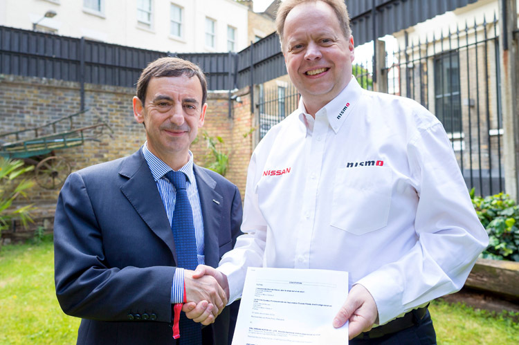 Andy Palmer (re.) mit ACO-Präsident Pierre Fillon im Mai in London