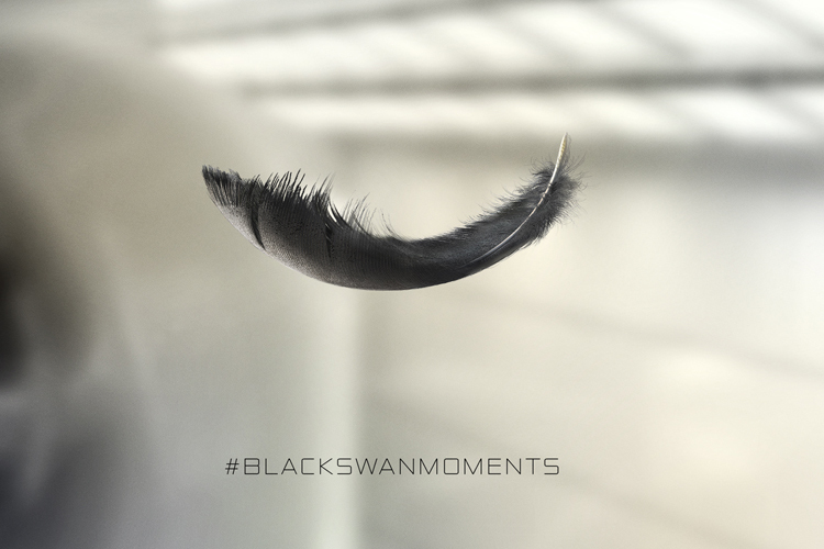 Schwarzer Schwan: Unter dem Hashtag #blackswanmoments läuft die Kampagne für die McLaren Sports Series