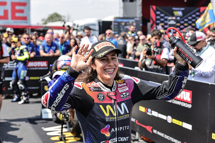 Neila siegte in Donington Park