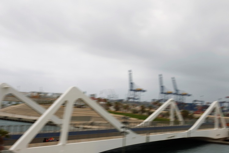 Vettel auf der Brücke im Valencia