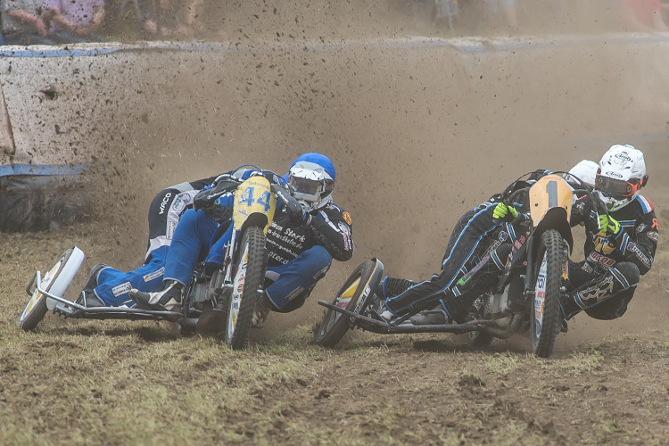 Heißes Duell: Markus Brandhofer/Tim Scheunemann (l.) gegen William Matthijssen/Sandra Mollema