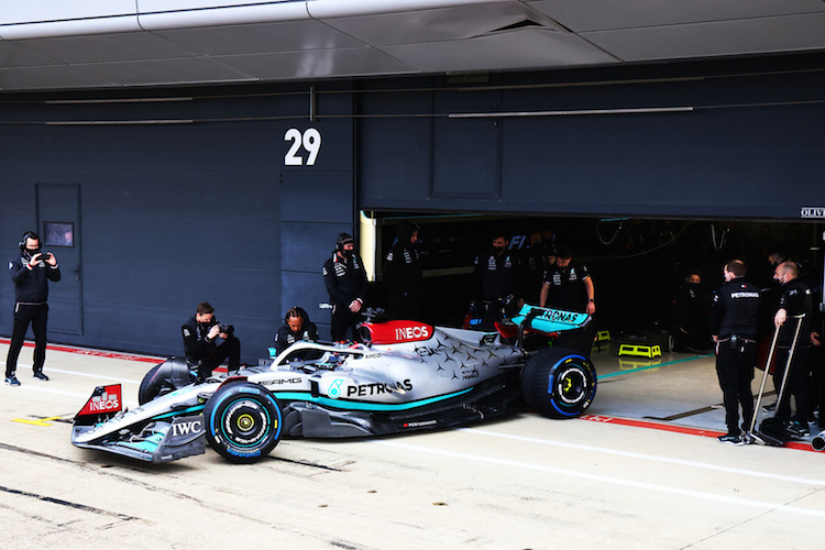 Die Mercedes-Ingenieure mussten auch mit Blick auf den neuen Kraftstoff für den W13 eine grosse Herausforderung meistern