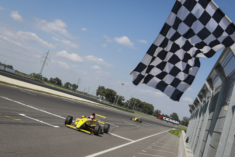 Mikkel Jensen nach seinem Sieg auf dem Slovakia Ring: «Nun werde ich heute Nacht sicher gut schlafen und morgen den nächsten Sieg anpeilen»