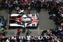 Um den Toyota TS050 Hybrid gibt es in Le Mans wieder mächtig Rummel