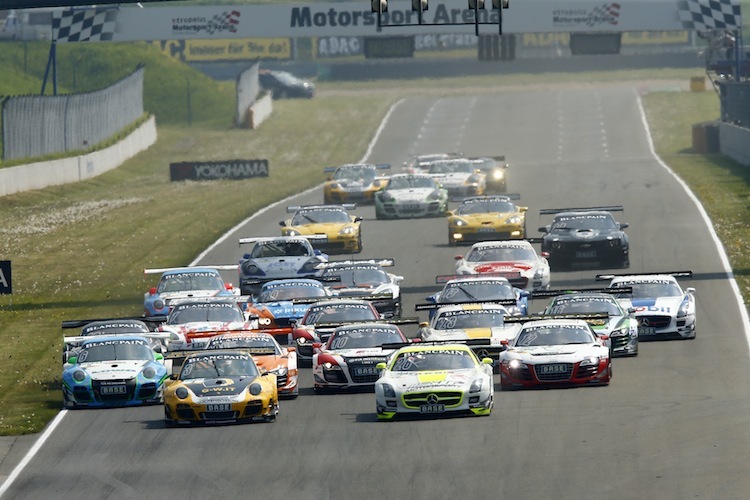 Saisonstart des ADAC GT Masters ist auch 2015 wieder in Oschersleben