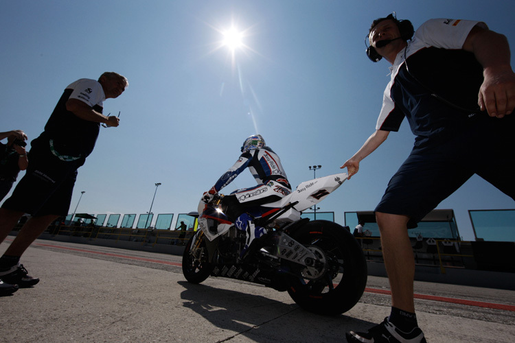 Über Troy Corser und Misano lacht die Sonne