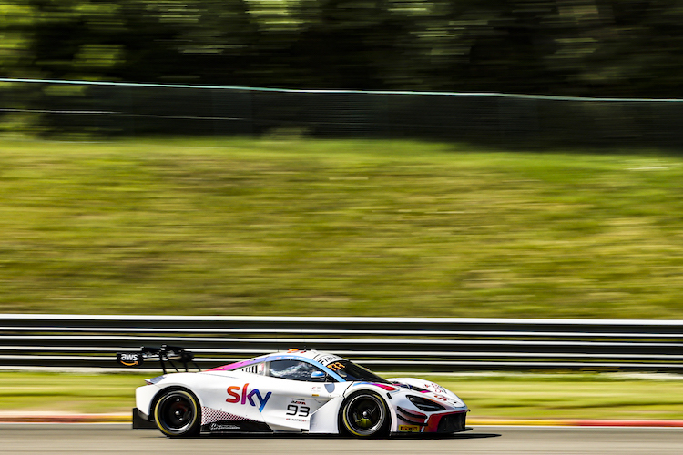 Im McLaren 720S GT3 von SKY - Tempesta Racing feiert Jeffrey Schmidt bei den 24h Spa sein Comeback im Motorsport