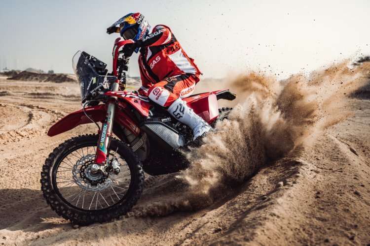 Dakar-Sieger Sam Sunderland ist der Sieger von Etappe 1 der ADDC