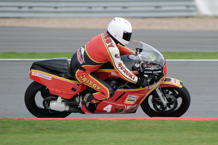 Graeme Crosby auf der Heron-Suzuki in England