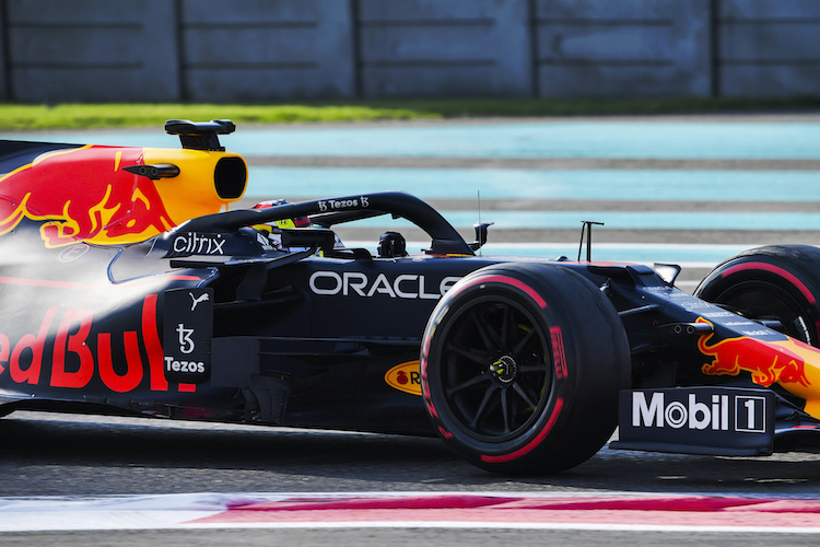 Sergio Pérez erinnerte sich beim Reifentest an seinen ersten Tag mit Red Bull Racing